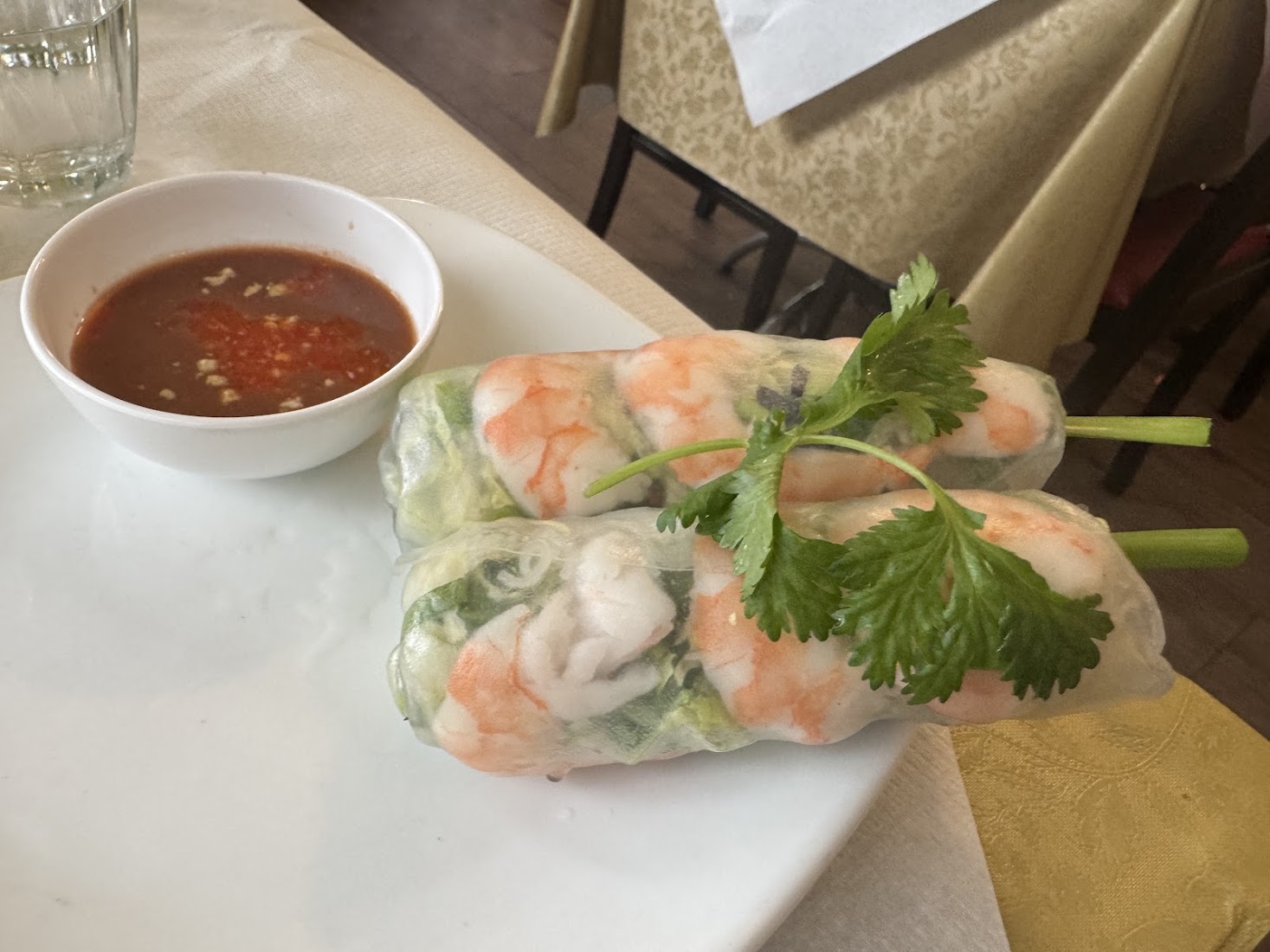 Fresh prawn summer rolls with dipping sauce