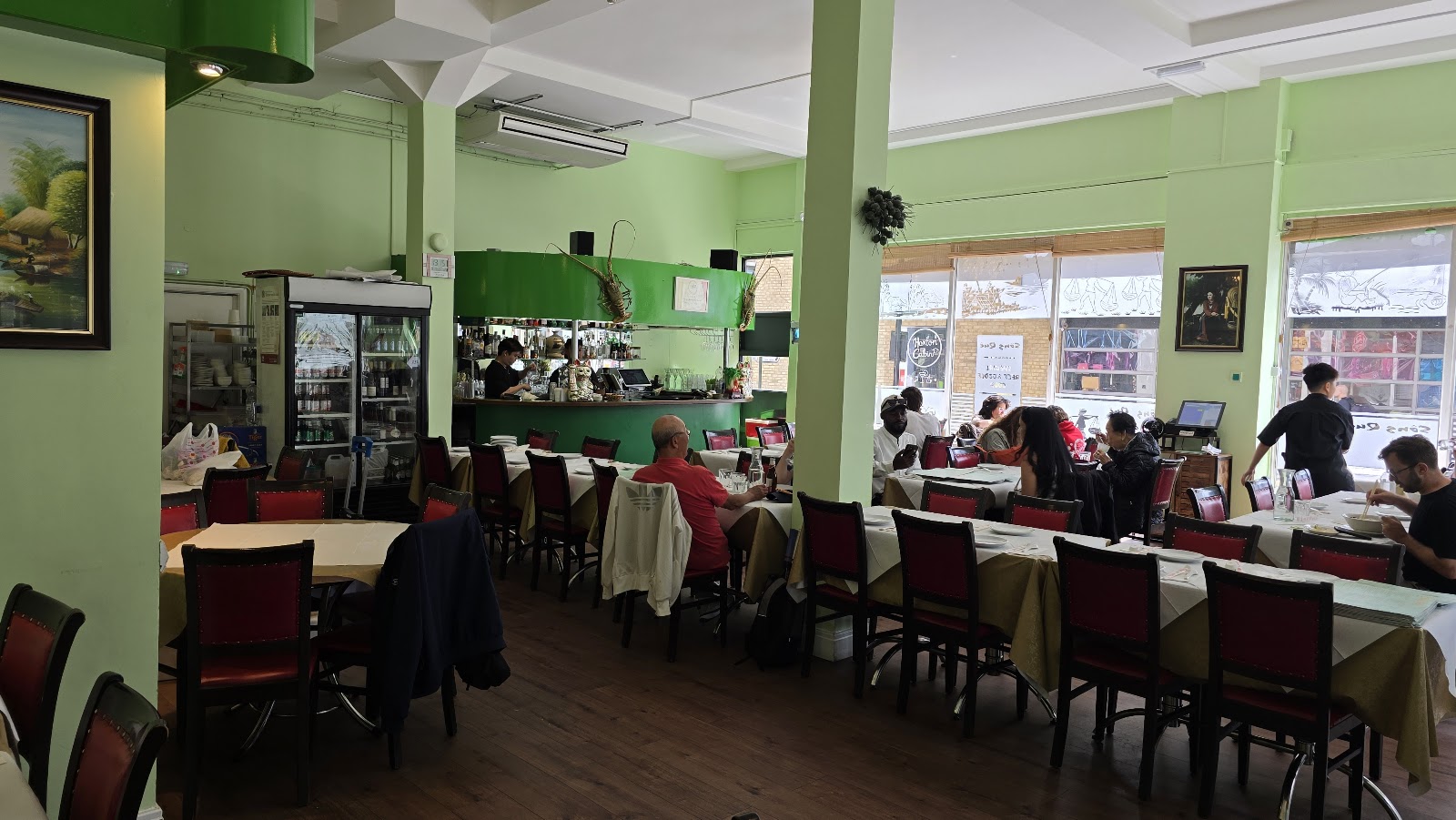 The dining room at Sông Quê Café